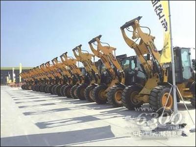 青岛海格力斯小型装载机引领行业新潮，日交易额达2亿元背后的创新力量